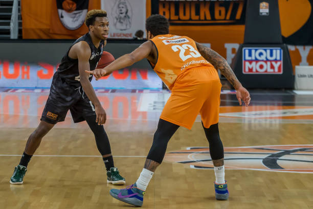 人策略中的 人策略中的