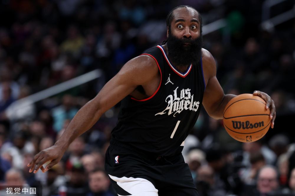 1名亚洲外 1名亚洲外